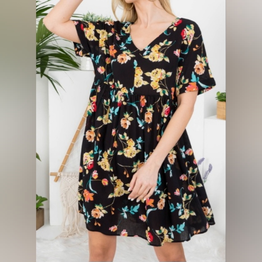 NWT Floral Print Cute Dress